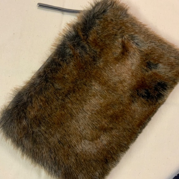 Faux fur clutch - Picture 2 of 3